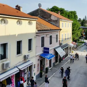 https://orion-apartment.in-istria.net