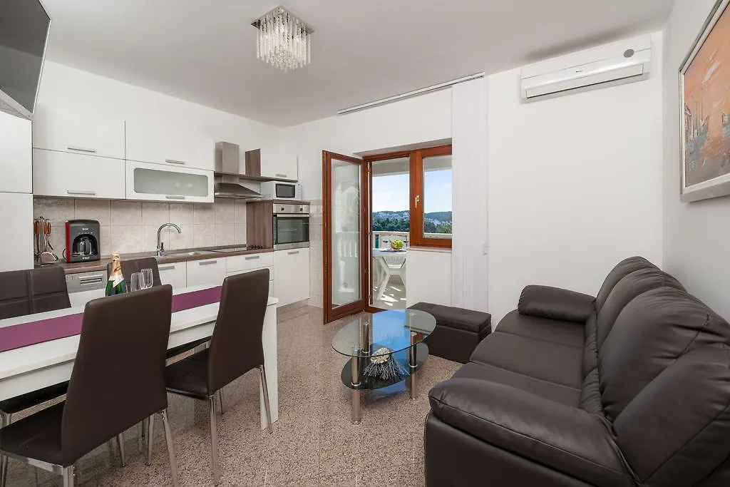Apartments Villa Luxor Trogir