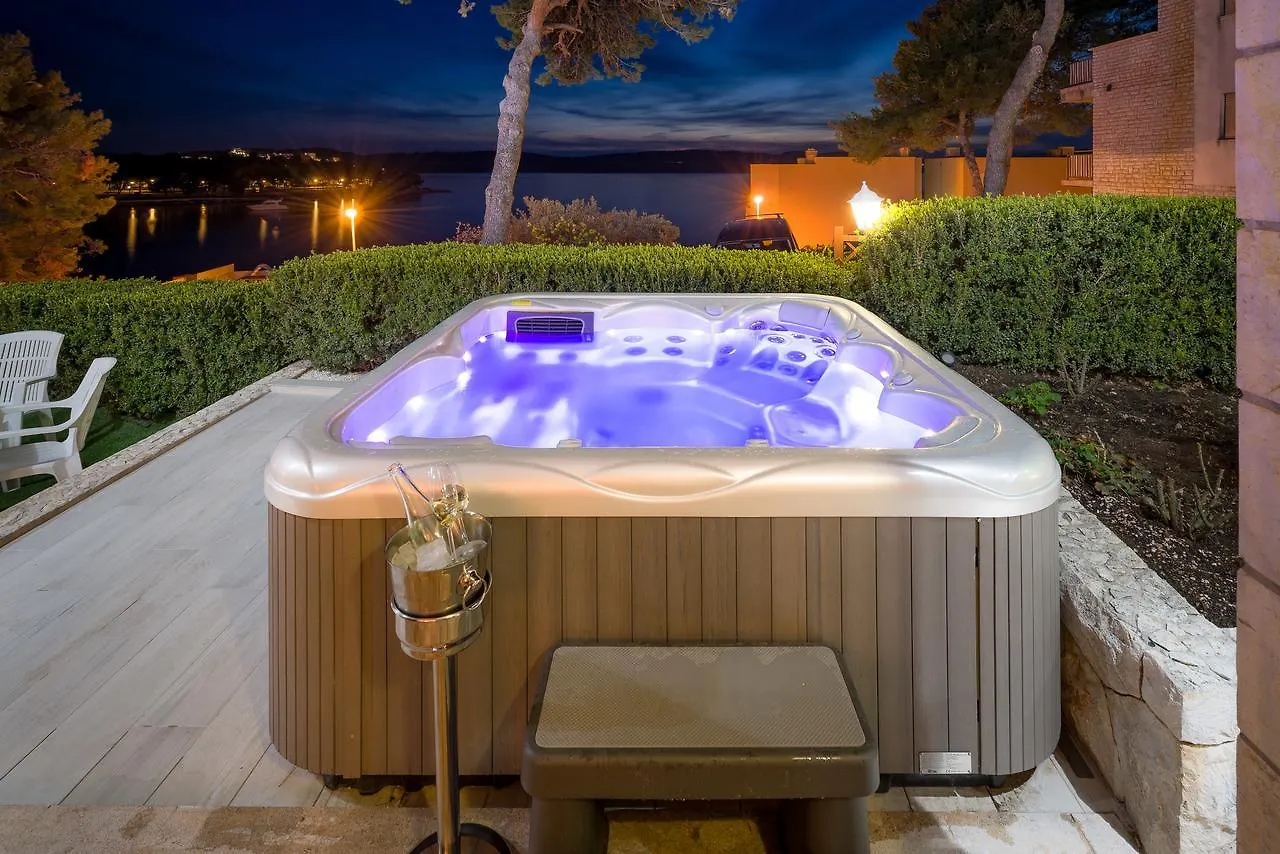 Apartments Villa Luxor Trogir